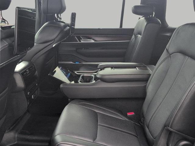 2023 Jeep Grand Wagoneer Base