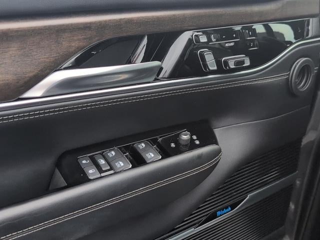 2023 Jeep Grand Wagoneer Base