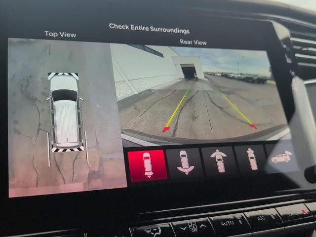 2023 Jeep Grand Wagoneer Base