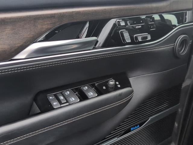 2023 Jeep Grand Wagoneer Base