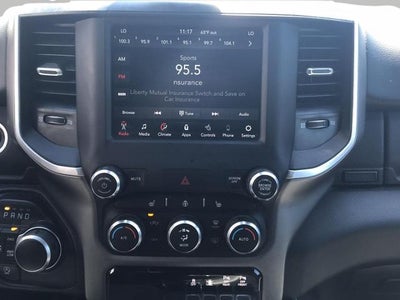 2020 RAM 1500 Big Horn Crew Cab 4x4 5'7" Box