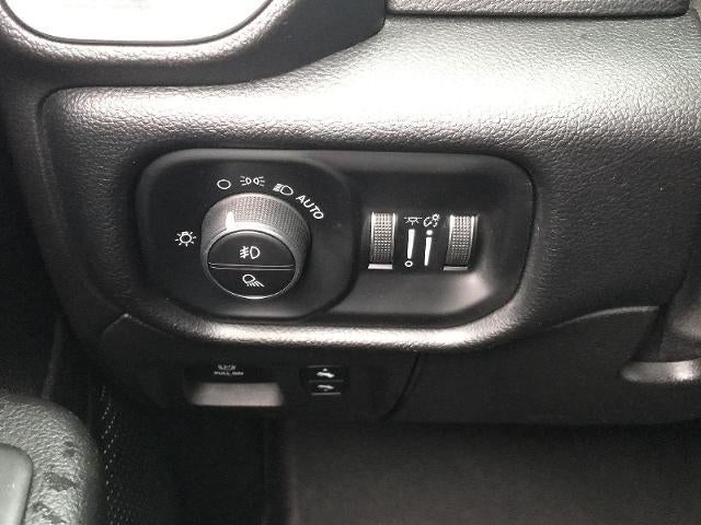 2019 RAM 1500 Big Horn/Lone Star Crew Cab 4x4 5'7" Box