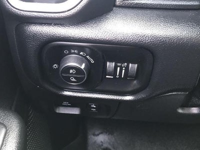 2019 RAM 1500 Big Horn/Lone Star Crew Cab 4x4 5'7" Box