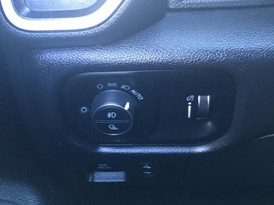 2022 RAM 1500 Big Horn Crew Cab 4x4 5'7" Box