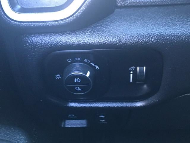 2022 RAM 1500 Big Horn Crew Cab 4x4 5'7" Box