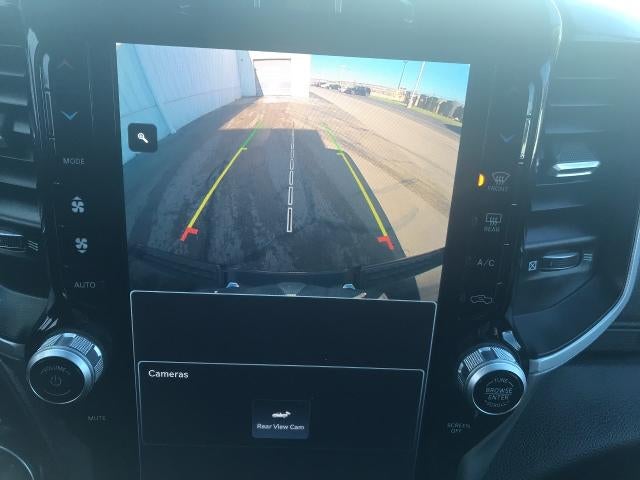 2022 RAM 1500 Big Horn Crew Cab 4x4 5'7" Box