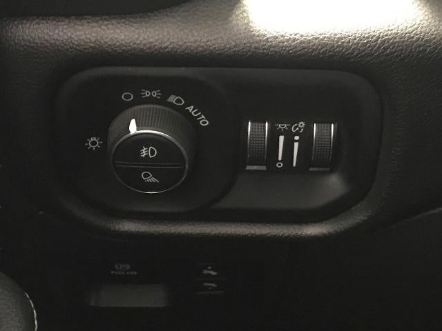 2023 RAM 1500 Laramie Crew Cab 4x4 5'7" Box