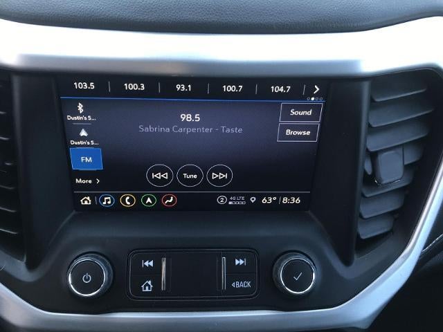 2023 GMC Acadia SLT