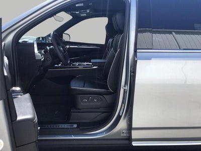 2025 Cadillac Escalade ESV Premium Luxury