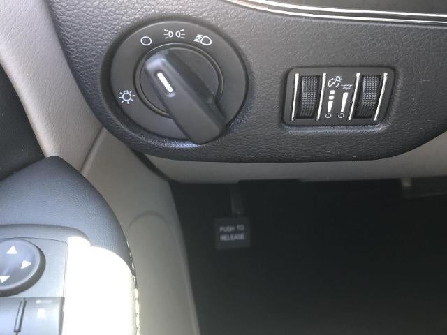 2016 Chrysler Town & Country LX