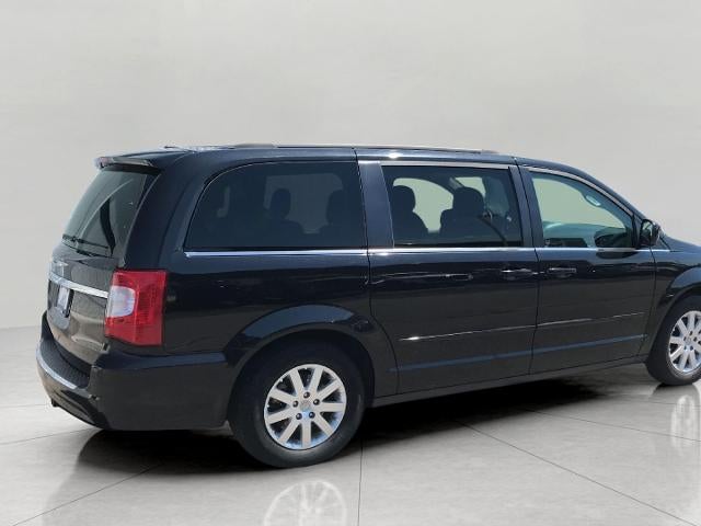 2016 Chrysler Town & Country LX