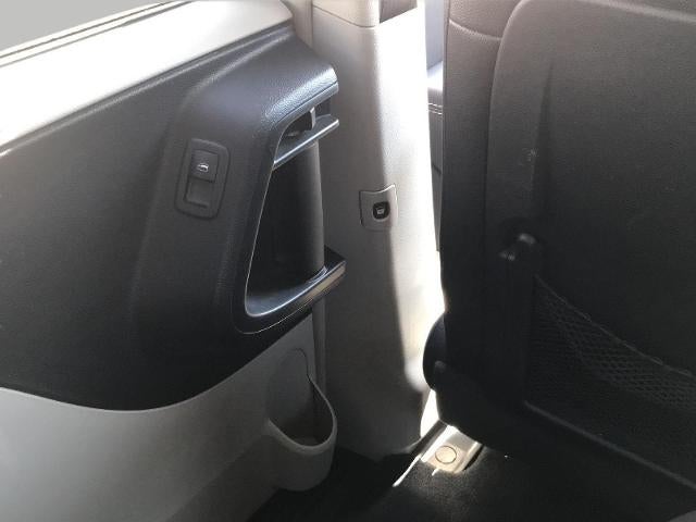 2016 Chrysler Town & Country LX