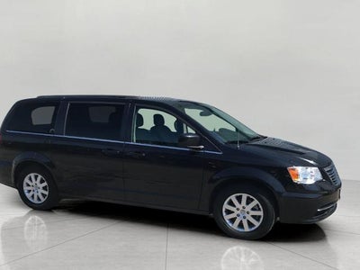 2016 Chrysler Town & Country LX
