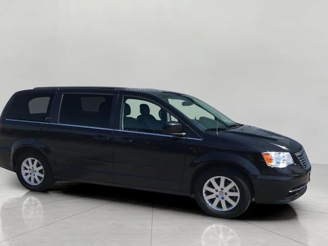 2016 Chrysler Town & Country LX