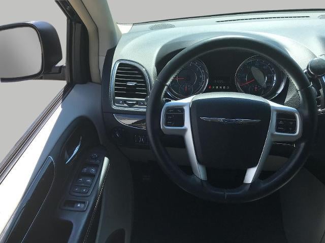 2016 Chrysler Town & Country LX
