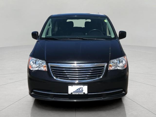 2016 Chrysler Town & Country LX