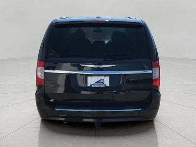 2016 Chrysler Town & Country LX