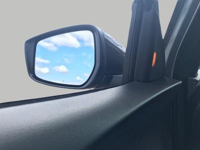 2024 Nissan Kicks SR Xtronic CVT
