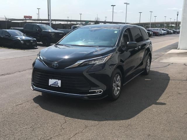 2022 Toyota Sienna XLE
