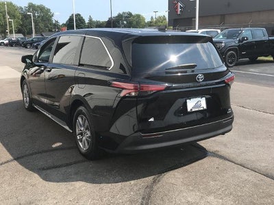 2022 Toyota Sienna XLE