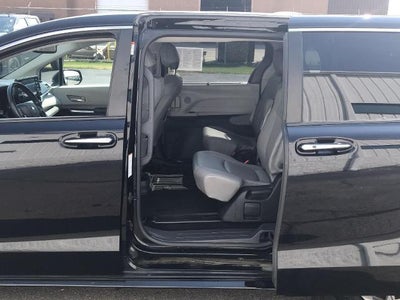 2022 Toyota Sienna XLE
