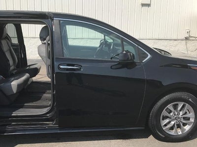 2022 Toyota Sienna XLE