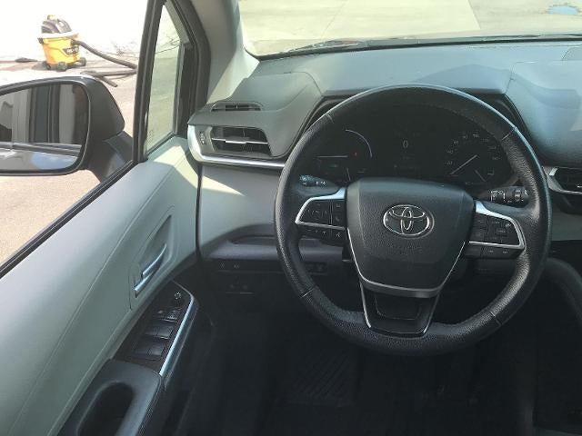 2022 Toyota Sienna XLE
